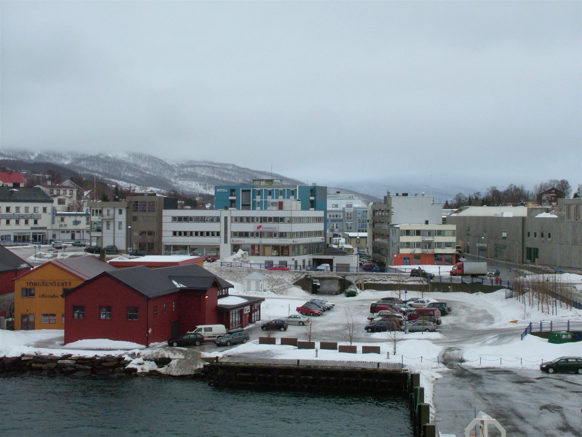 Havnen i Finnsnes, byen der Finnsnes i Fest arrangeres