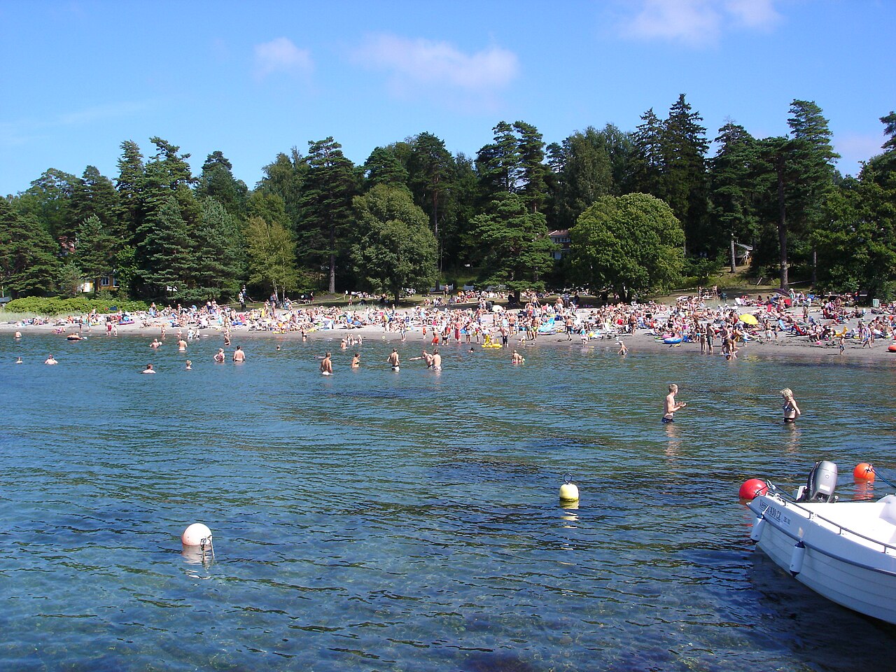 Sandefjord sentrum ved fjorden, vertsby for Fjord Classics