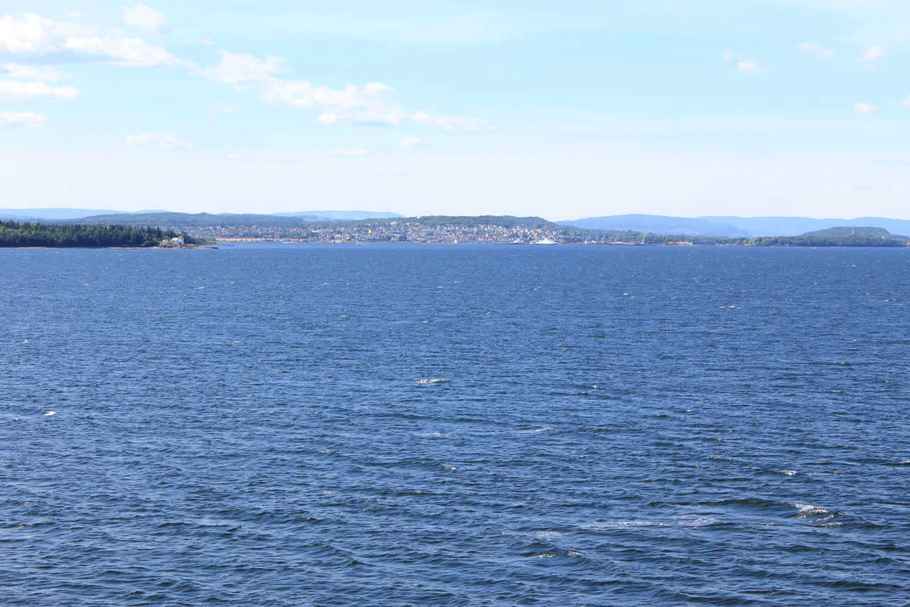 Sandefjord sett fra havet, byen huser jazzfestivalen rundt 1. mai