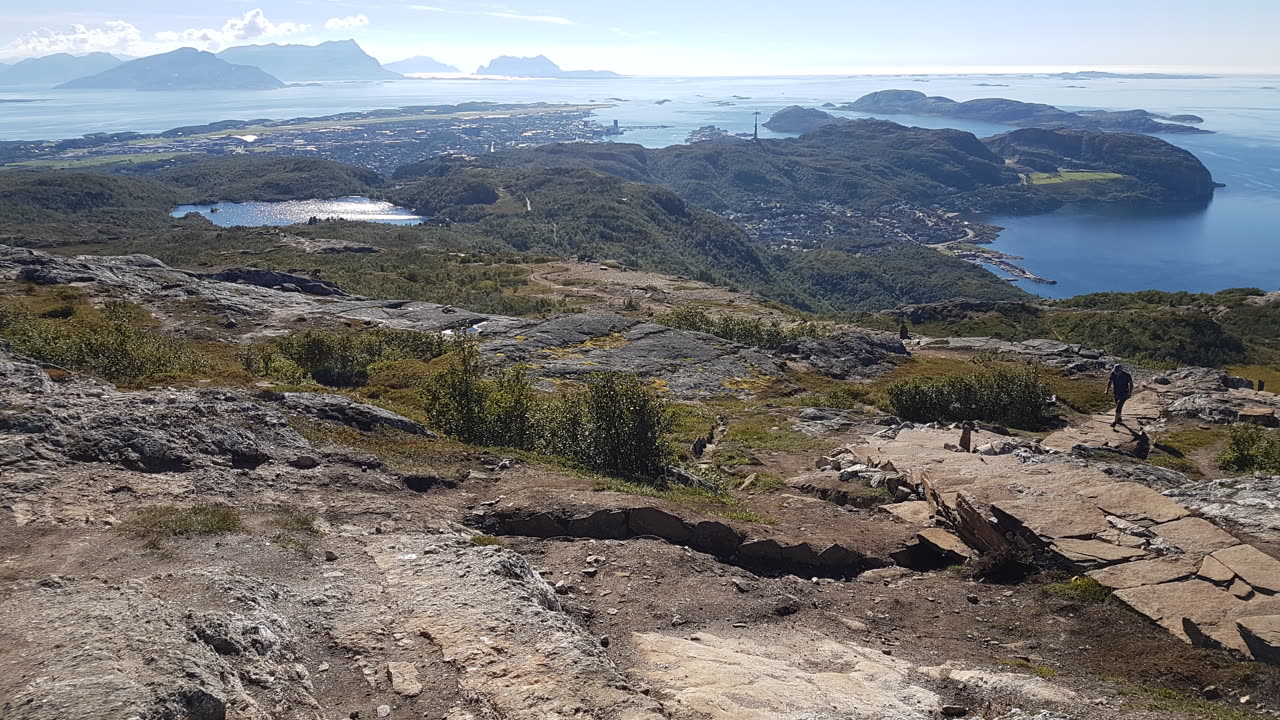 Utsikt over Bodø by og fjord fra Keiservarden, der Hjertebankfestivalen arrangeres