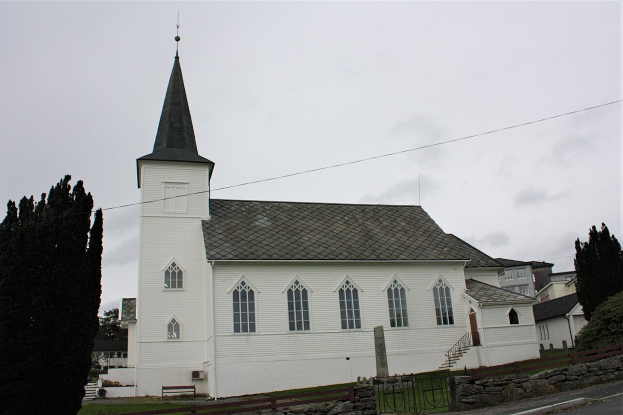 Festivalscene ved sjøen på Stolmen i Austevoll, Vestland