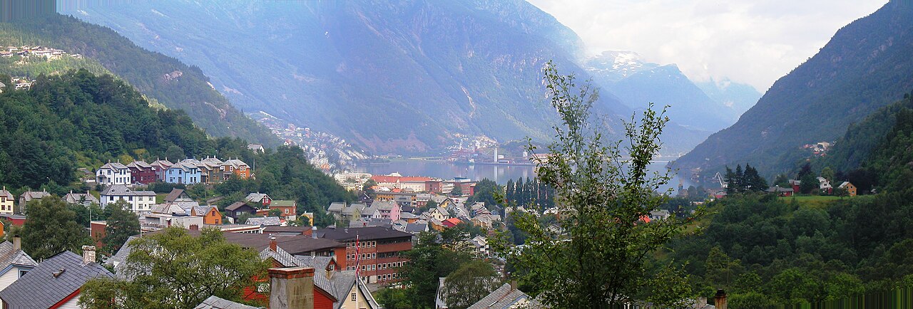 Odda sentrum innerst i Sørfjorden i Hardanger, der Sus & Dus arrangeres hver sommer