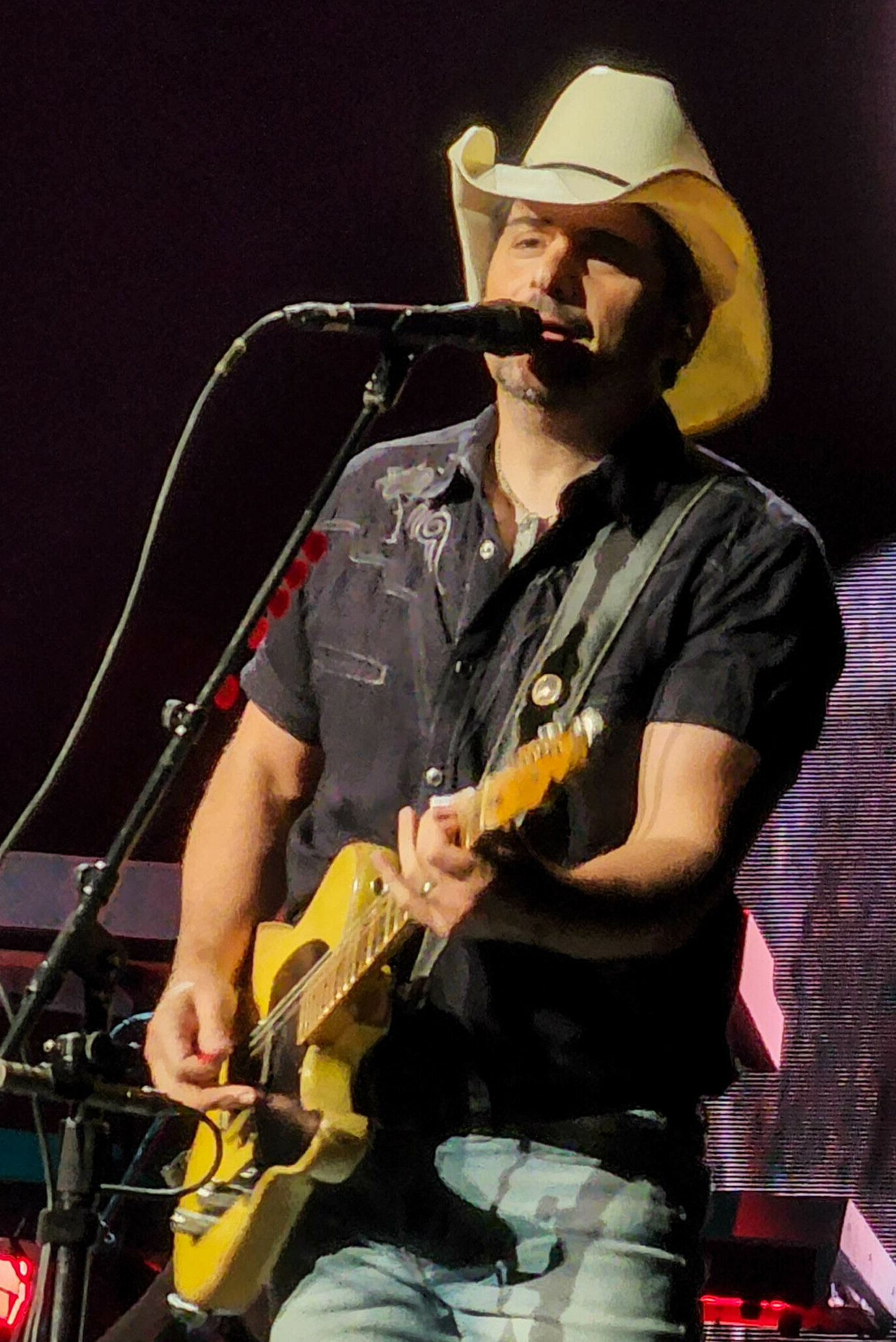 Brad Paisley live