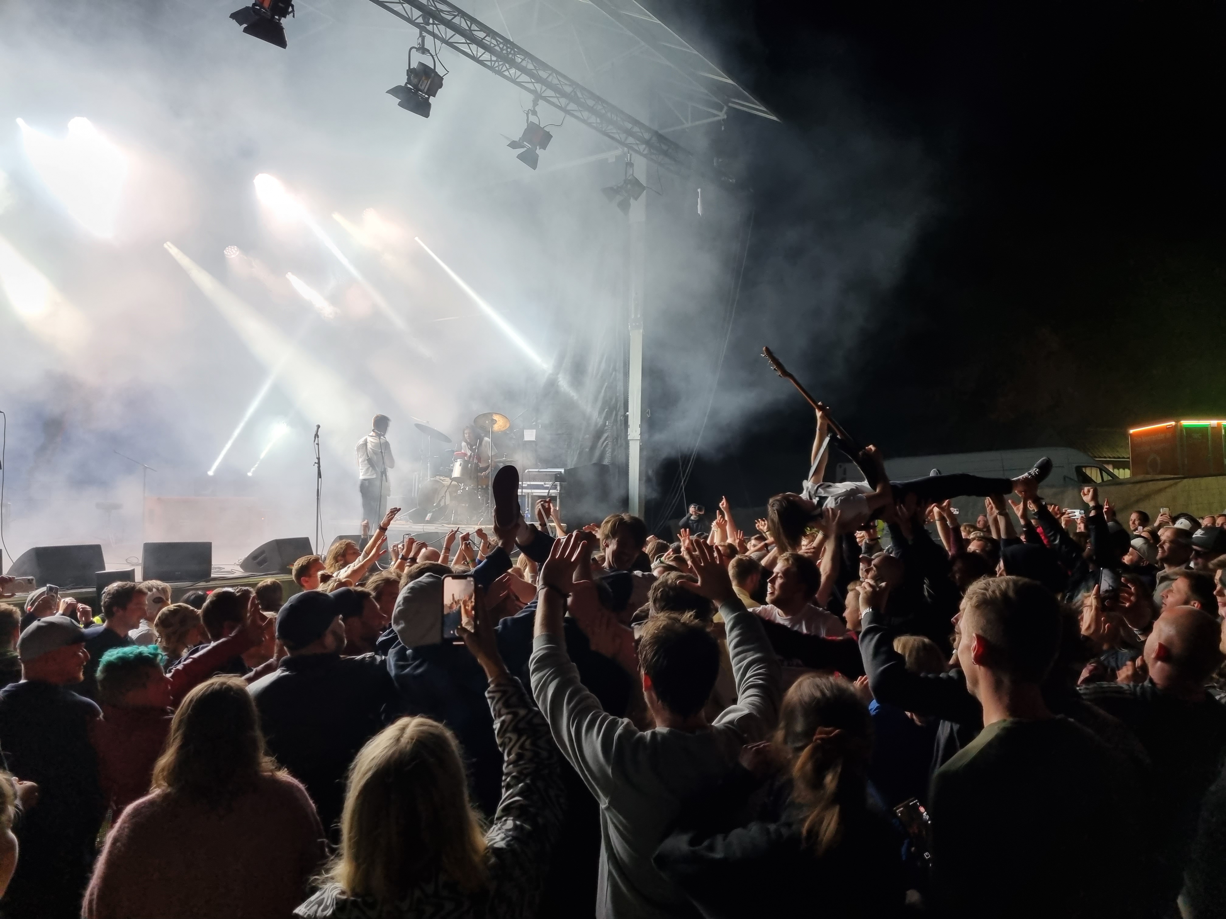 Honningbarna live