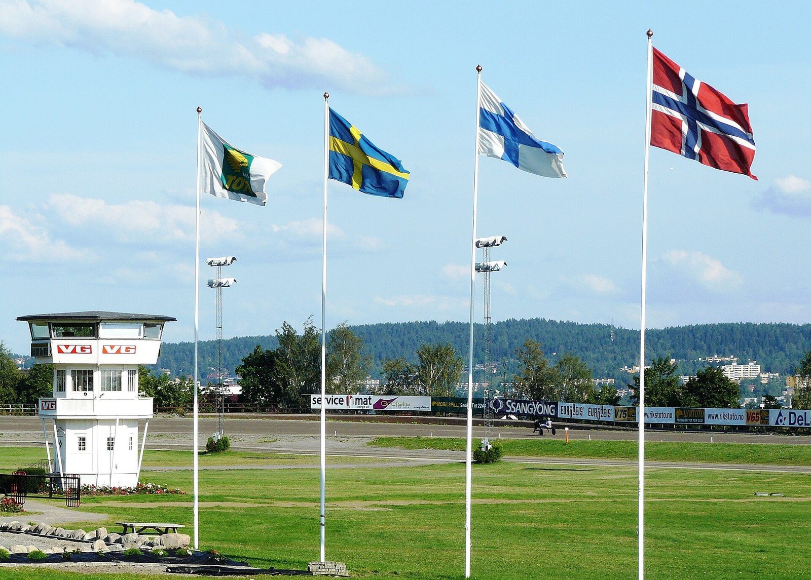 Bjerke Travbane arena, gruslagt travspor som gjøres om til konsertgulv
