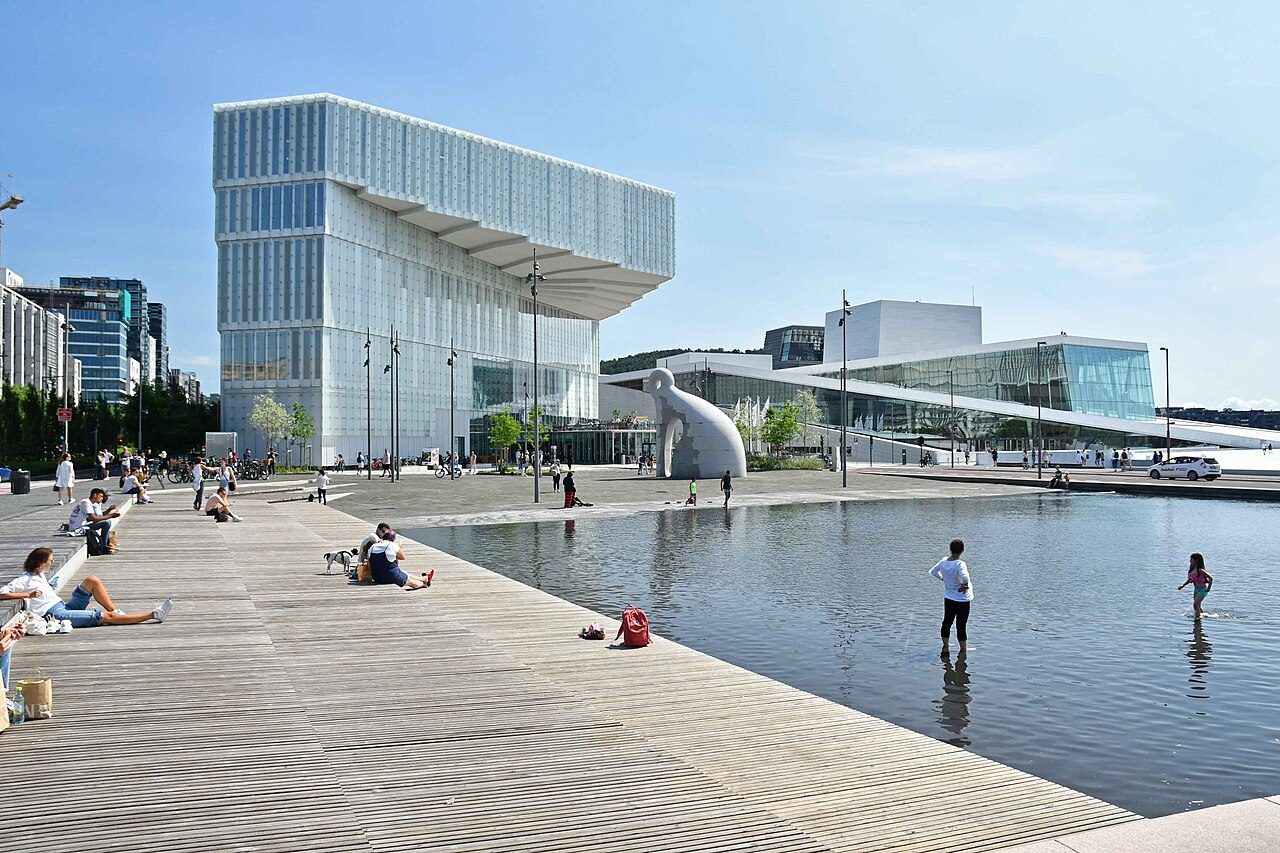 Oslo Operaen, Deichman Bjørvika og Dronning Eufemias gate sett fra Bjørvika