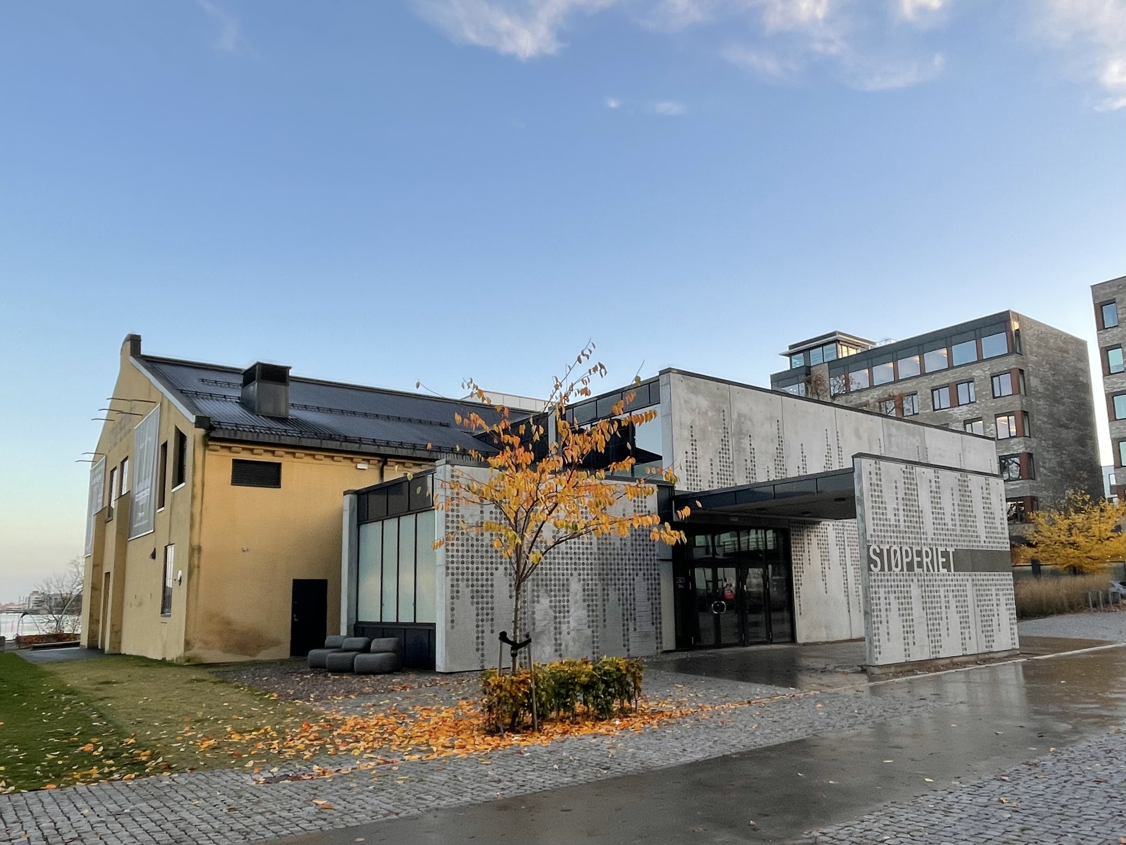 St&oslash;periet konsertscene i T&oslash;nsberg – industribygg med autentisk atmosfære