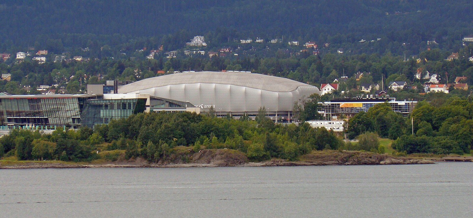 Unity Arena på Fornebu i Bærum, hotellene Scandic Fornebu og Radisson Blu ligger i nærheten